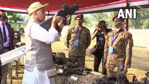 Defence Minister Rajnath Singh inaugurates arms exhibition at the Rashtra Raksha Samarpan Parv in Jhansi Defence Minister Rajnath Singh inaugurates arms exhibition at the Rashtra Raksha Samarpan Parv in Jhansi