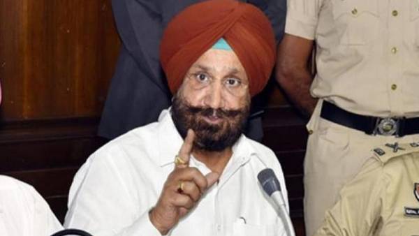 रंधावा ने भी कैप्टन पर साधा निशाना रंधावा ने भी कैप्टन पर साधा निशाना