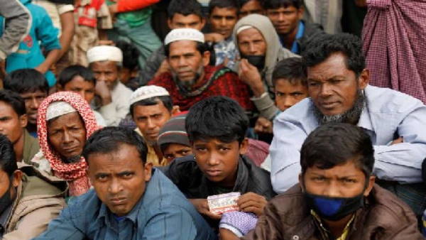 यूं नमाज स्थलों की संख्या आधी हो गई 