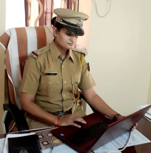 तस्कर को भगाने का संदेह 