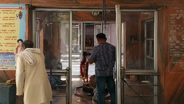 करीब एक हजार साल पुराना मंदिर का इतिहास करीब एक हजार साल पुराना मंदिर का इतिहास