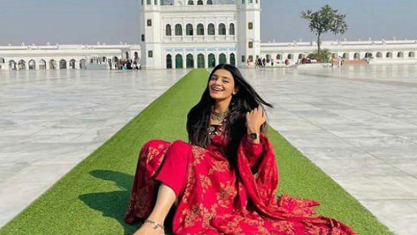 पाकिस्तानी मॉडल ने कहा- Sorry पाकिस्तानी मॉडल ने कहा- Sorry