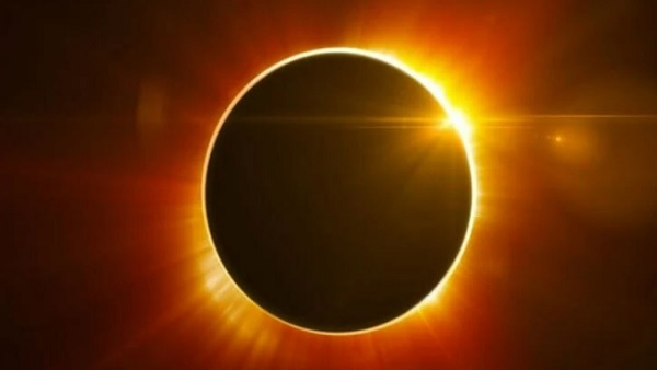 ग्रहण काल में करं इन मंत्रों का जाप, सूर्यदेव होंगे प्रसन्न