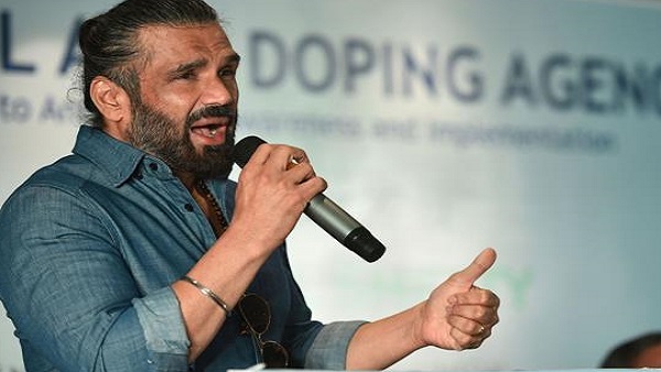 सुनील शेट्टी पिता को याद कर हुए इमोशनल 