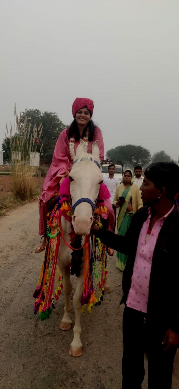  जनप्रतिनिधि व समाजसेवी भी पहुंचे स्वागत करने