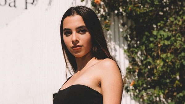 सोशल मीडिया पर किसी अभिनेत्री जैसी लोकप्रियता सोशल मीडिया पर किसी अभिनेत्री जैसी लोकप्रियता