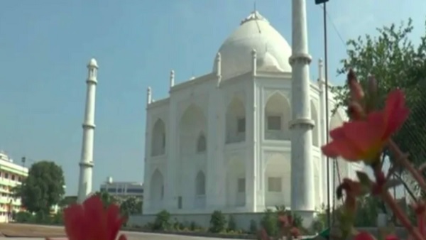 ताजमहल जैसे घर को बनाने में लगा 3 साल 