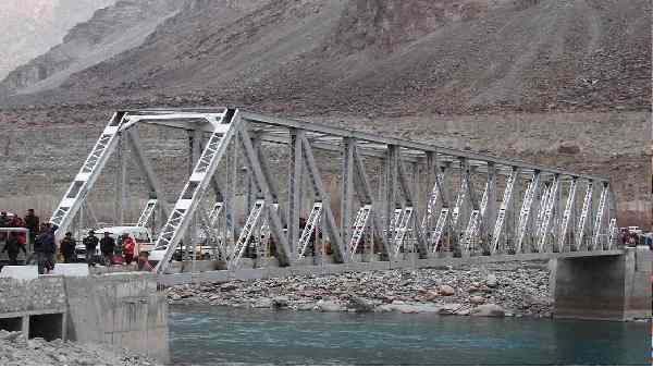 'ये बॉर्डर हमारे दिलों पर एक लकीर बनकर रह गई।'