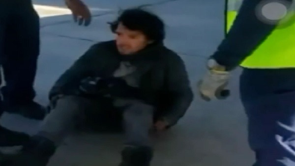 ढाई घंटे तक हवा में लटका रहा ये शख्स