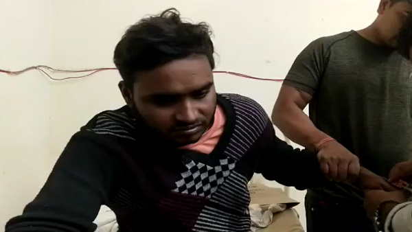 मोटर वाइडिंग का काम धंधा भी छोड़ दिया