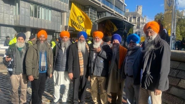 गुरुद्वारों से भी नहीं मिला साथ गुरुद्वारों से भी नहीं मिला साथ