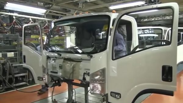 ऑटो इंडस्ट्री पर मंदी से असर