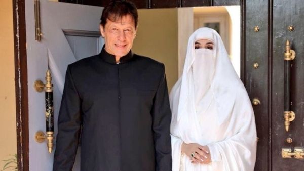 इमरान की बीवी का काला जादू?