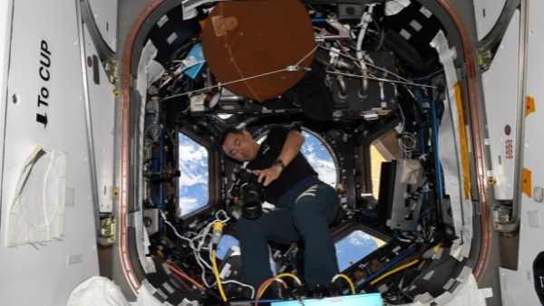 अंतरिक्ष में काफी तनावपूर्ण जीवन