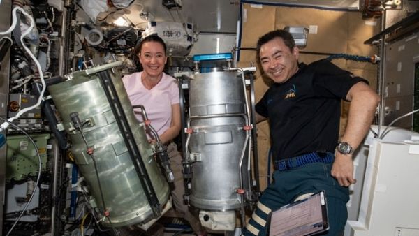 स्पेस एक्स के रॉकेट में दिक्कत?