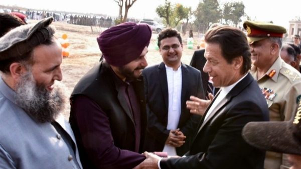 पाकिस्तानी वेबसाइट पर नाम