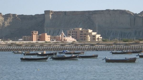 ग्वादर को अधिकार देने की मांग