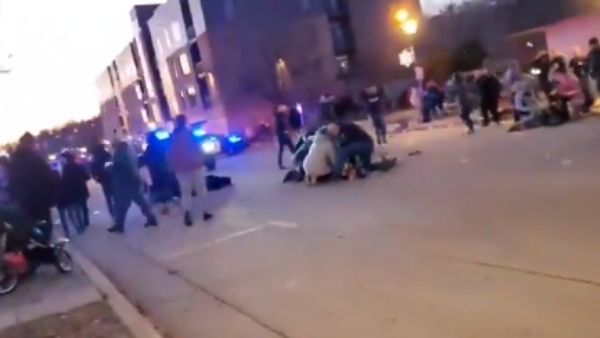 क्रिसमस परेड में हादसा