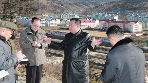 नकल के खिलाफ एक्शन