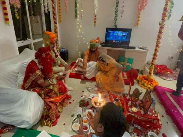 सहनाली छोटी गांव के पंडित सुरेश शर्मा ने करवाए फेरे