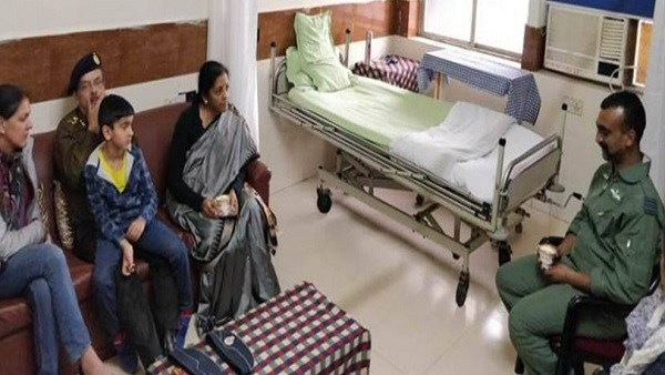 अभिनंदन की पत्नी तन्वी भी वायु सेना में स्क्वाड्रन लीडर रही हैं अभिनंदन की पत्नी तन्वी भी वायु सेना में स्क्वाड्रन लीडर रही हैं