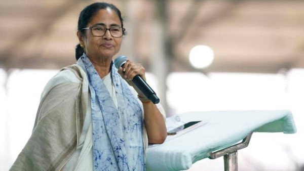 टीएमसी क्यों आप की तरह लग रही है