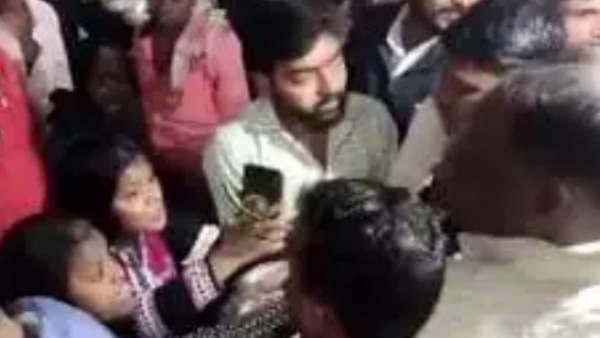 घटना का वीडियो सोशल मीडिया पर वायरल