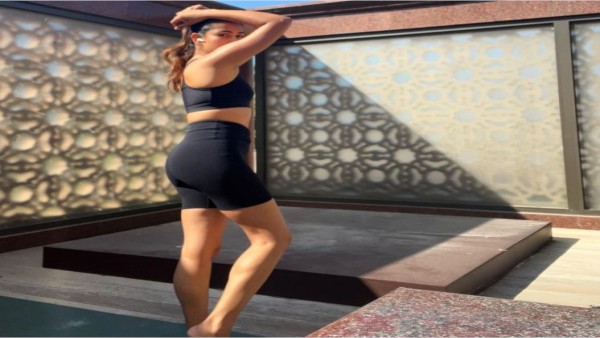 तस्वीरों में अपने बच्चों के चेहरे क्यों छुपाती है मीरा तस्वीरों में अपने बच्चों के चेहरे क्यों छुपाती है मीरा