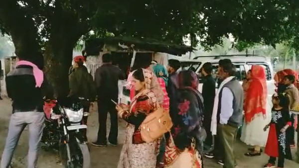 लोगों की जमकर पिटाई कर दी