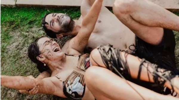 पत्रलेखा बिकिनी में जबकि राजकुमार शॉर्ट्स में आए नजर