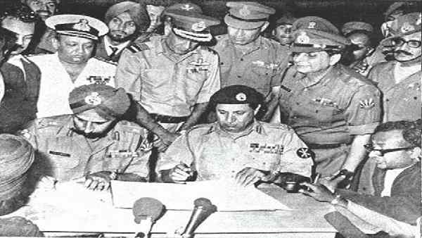 16 दिसंबर, 1971 को रमना मैदान में क्या हुआ था ? 16 दिसंबर, 1971 को रमना मैदान में क्या हुआ था ?