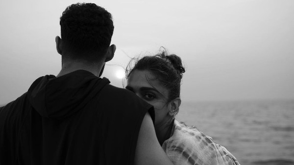 'आंखों में मोती भरे - हम दोनों' 'आंखों में मोती भरे - हम दोनों'