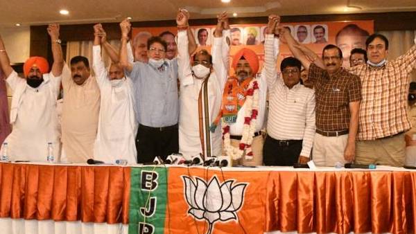 BJP कर रही डैमेज कंट्रोल