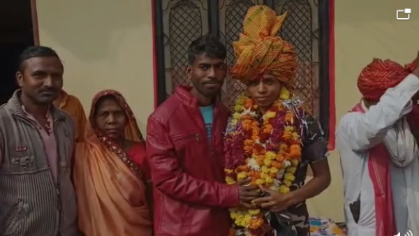 गांव में दो फौजी