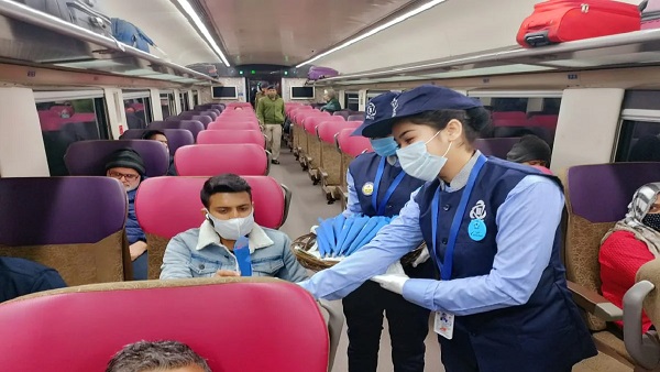 25 प्रीमियम ट्रेनें