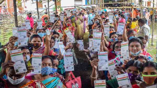 'आधार नंबर देना स्वैच्छिक'