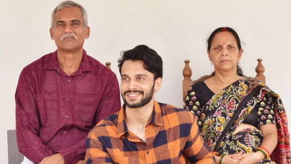 दिल्ली में हो सकते हैं एक्टर के पिता