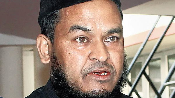 AIUDF विधायक का दावा- औरंगजेब ने मंदिरों के लिए भूमि दी