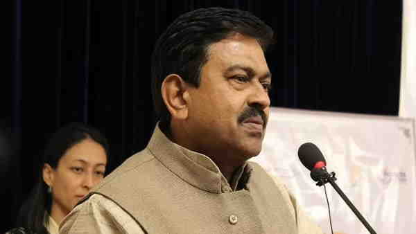 चार करोड़ चल-अचल संपत्ति