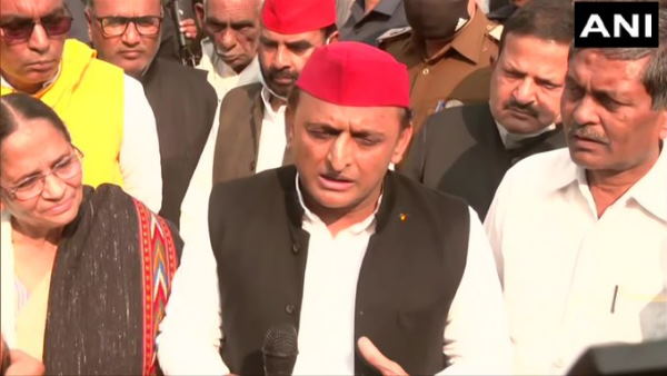 सपा ने कहा- सरकार सदन के भीतर झूठ कैसे बोल सकती है