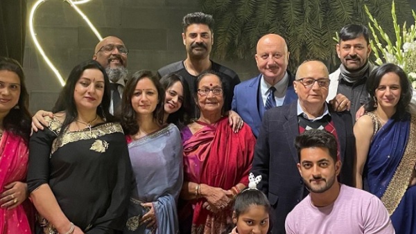 महफिल की जान तो अनुपम खेर ही थे