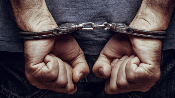 वीडियो वायरल, पुलिस ने किया गिरफ्तार