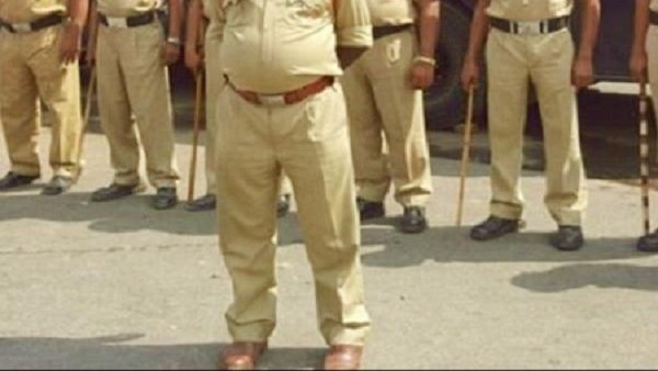 पुलिस टीम में नहीं थी कोई महिला पुलिसकर्मी