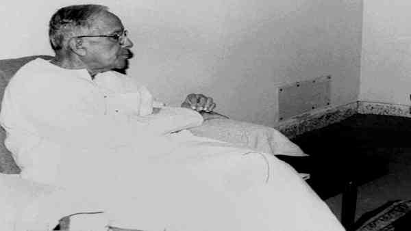 ज्योति बसु को बीमारी के चलते छोड़नी पड़ी कुर्सी