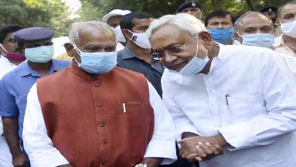 क्या संकट में है नीतीश सरकार ? क्या संकट में है नीतीश सरकार ?