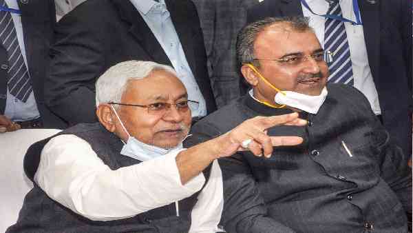 बिहार में जीतन राम मांझी की पार्टी की धमकी के मायने ? बिहार में जीतन राम मांझी की पार्टी की धमकी के मायने ?