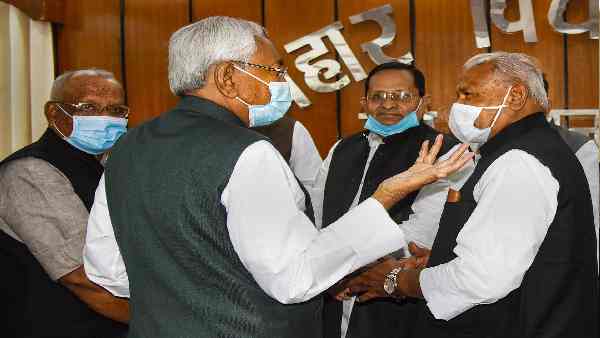 जीतन राम मांझी की पार्टी ने दी समर्थन वापसी की धमकी जीतन राम मांझी की पार्टी ने दी समर्थन वापसी की धमकी