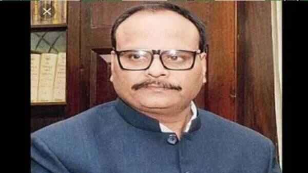 योगी के मंत्री ब्रजेश पाठक ने पत्र लिखकर जतायी थी नाराजगी योगी के मंत्री ब्रजेश पाठक ने पत्र लिखकर जतायी थी नाराजगी