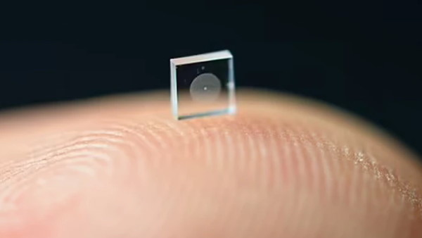 दुनिया का सबसे छोटा कैमरा!