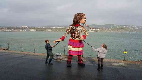 बहुसंख्यकों के नामों पर जोर